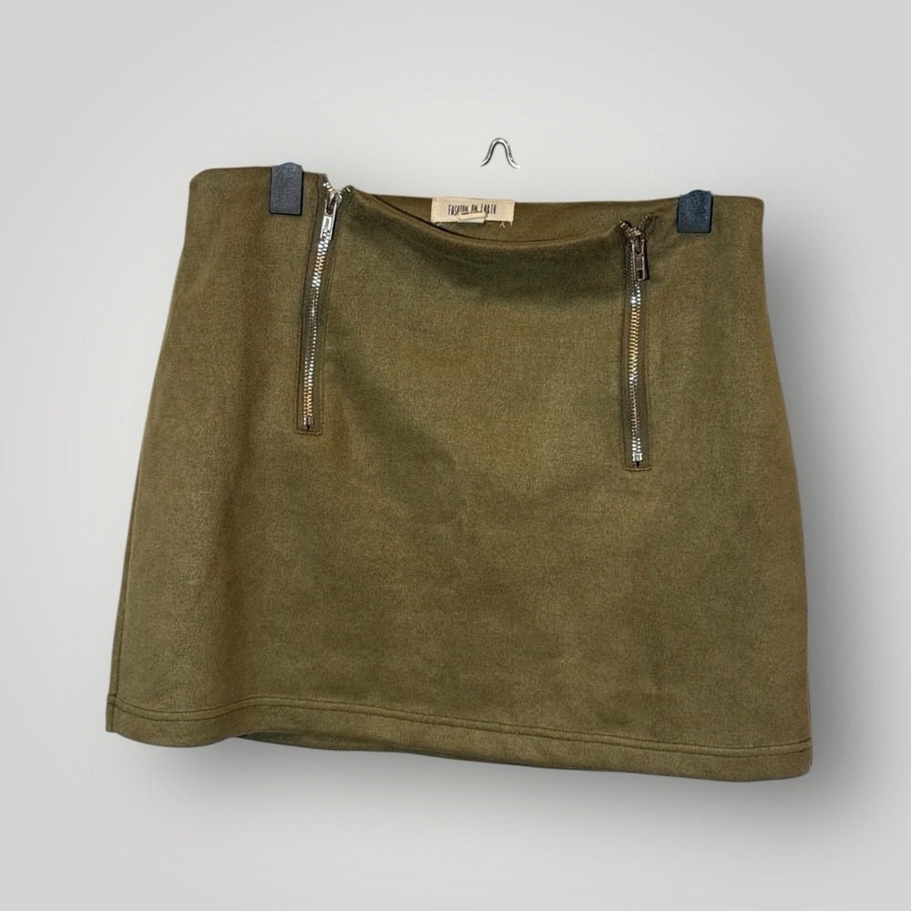 Fashion on Earth faux suede mini‎ skirt